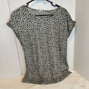Hem & Thread Black and White Fitted Cap Sleeve Blouse